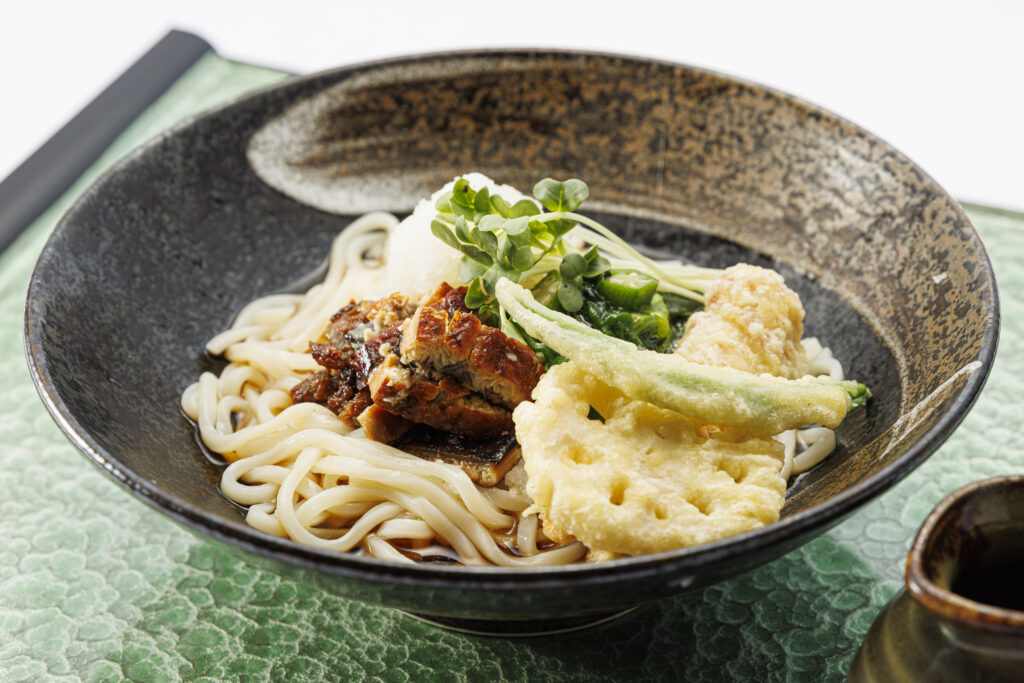 鰻とオクラの冷やし卸しうどん