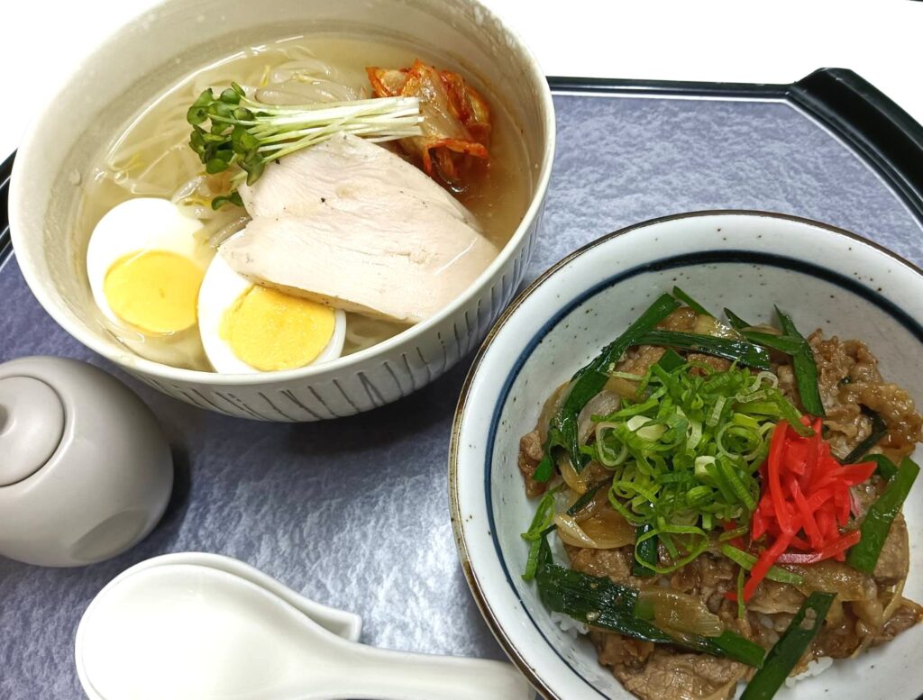 盛岡冷麺と焼肉丼