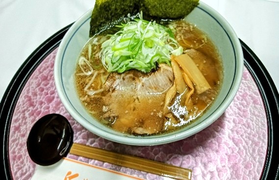 葱たっぷり醤油ラーメン