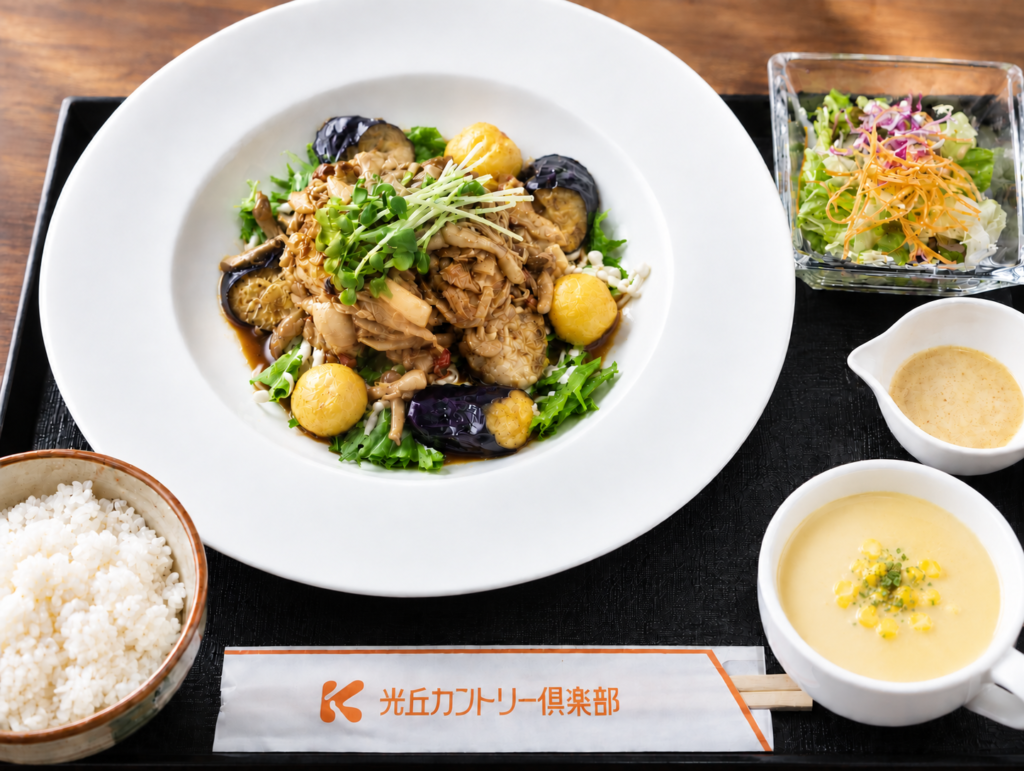 カリカリチキンのきのこたっぷりバルサミコソース